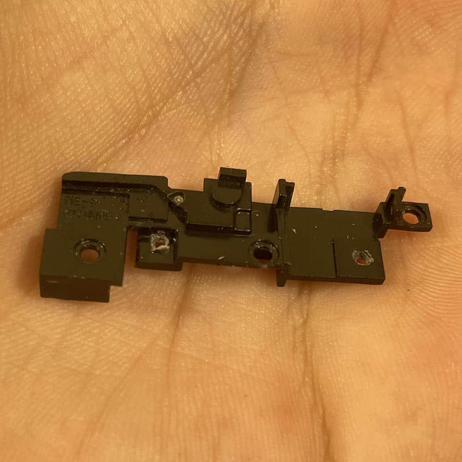 Left Shoulder Button Ribbon Lock for Nintendo 3DS – Replacement Clip