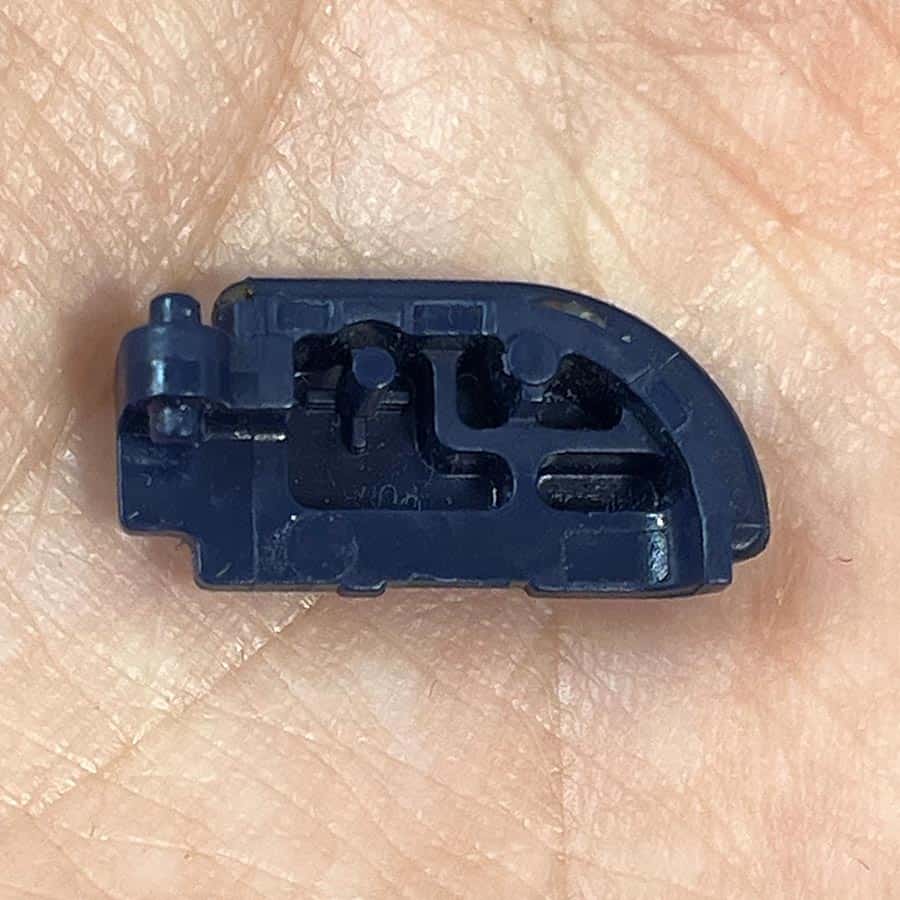 Alternative view of Left Shoulder Button for New Nintendo 3DS XL – Blue – Replacement L Button – Brand New