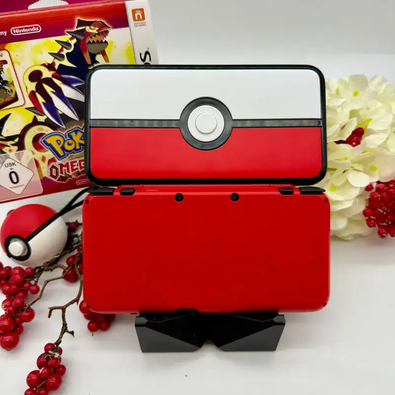 New-Nintendo-2DS-XL-–-Poke-Ball-Theme-5.webp