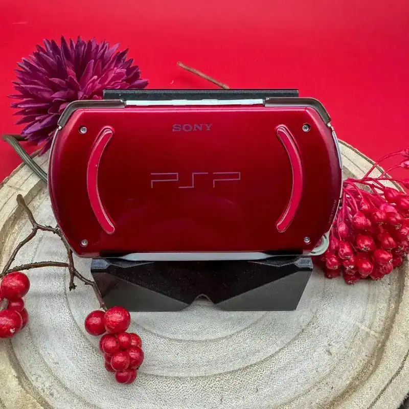 Red-PSP-Go-N1000-–-Compact-Digital-PSP-16GB-Bluetooth-Cleaned-Collector-Ready-2.webp
