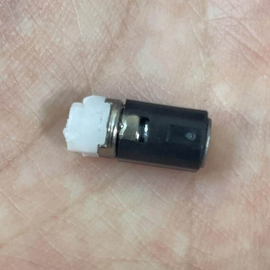 Alternative view of Rotation Shaft Replacement for New Nintendo 3DS XL – Hinge Shaft Repair Part