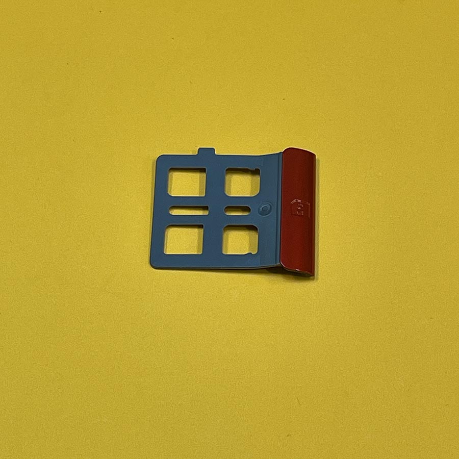SD Card Slot Holder for Nintendo 3DS XL – Red– Brand New