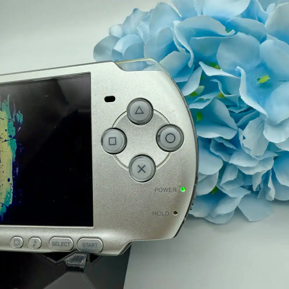 Silver-PSP-3000-–-Slim-Bright-Model-Modded-Cleaned-Ready-to-Play-4.webp