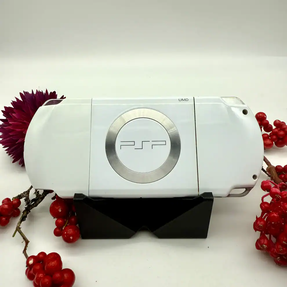 White PSP 2000 – Slim Model | Modded, Cleaned & Ready to Play