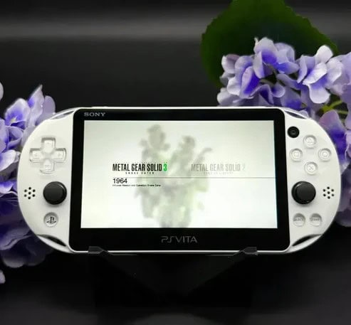 White PlayStation Vita 2000 – Slim Model | Modded, Cleaned & Ready to Play