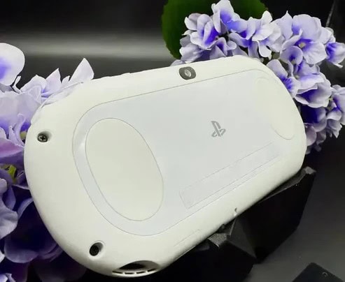 White-PlayStation-Vita-2000-–-Slim-Model-Modded-Cleaned-Ready-to-Play-4.jpg