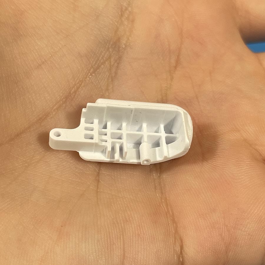 Alternative view of White Right Shoulder Button (R) for Nintendo 3DS XL – Replacement Part