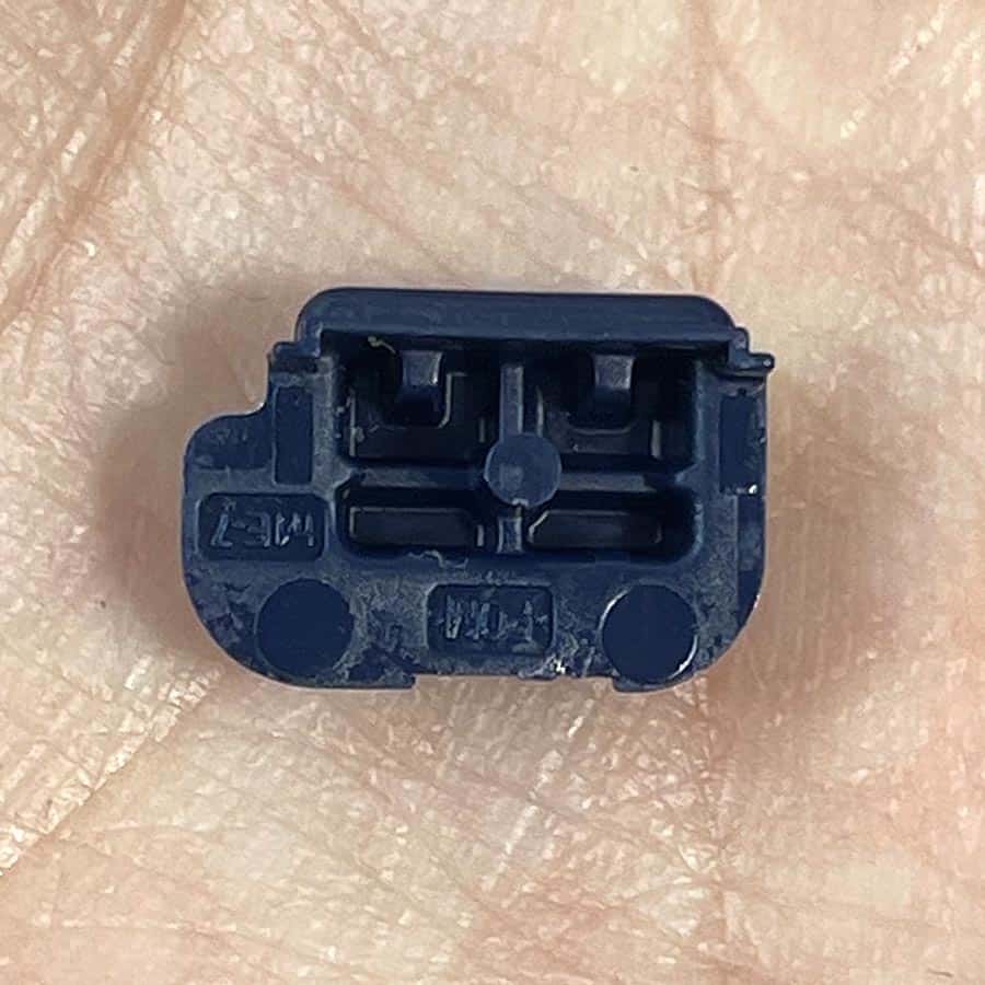 Alternative view of ZL Button for New Nintendo 3DS XL – Blue – Replacement Shoulder Button – Brand New