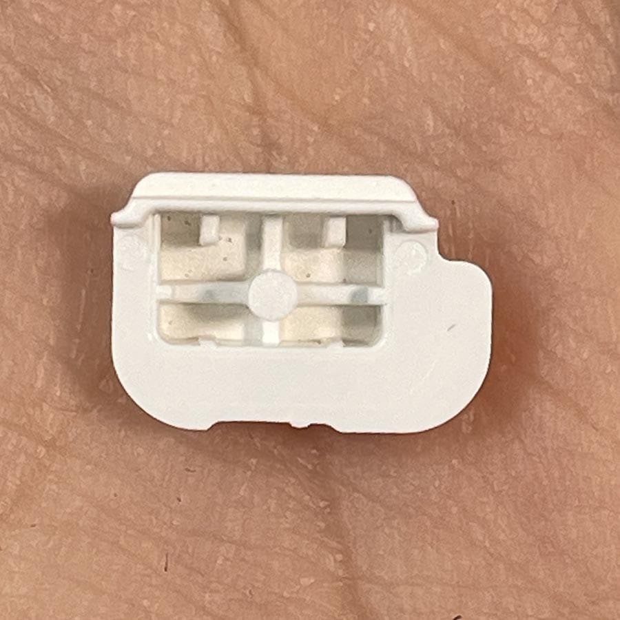 Alternative view of ZR Button for New Nintendo 3DS XL – White – Replacement Button – Brand New