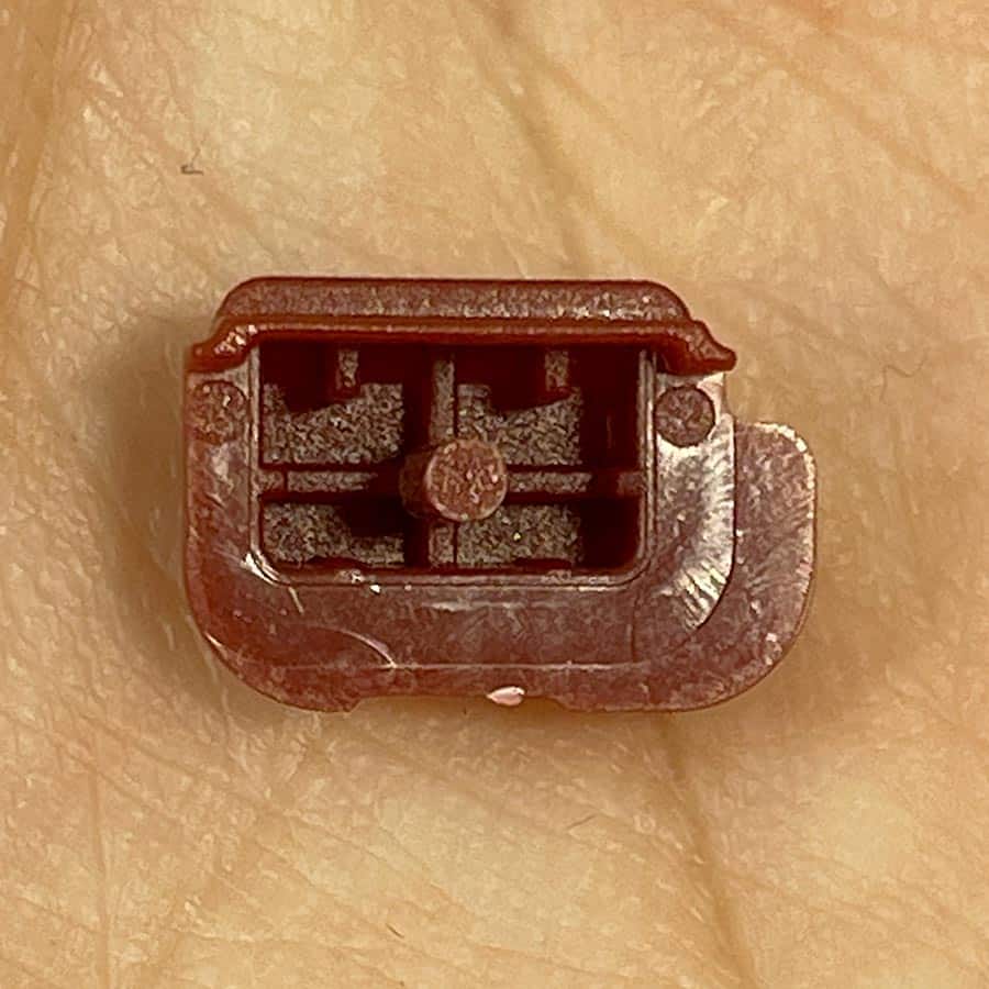 Alternative view of ZR Button for New Nintendo 3DS XL – Red – Replacement Button – Brand New