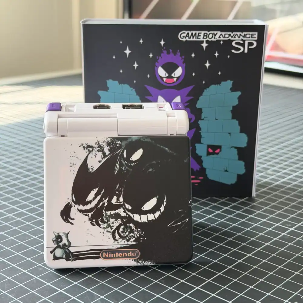 Gengar-themed Nintendo Game Boy Advance SP with IPS backlit mod and custom box. Perfect for collecto.