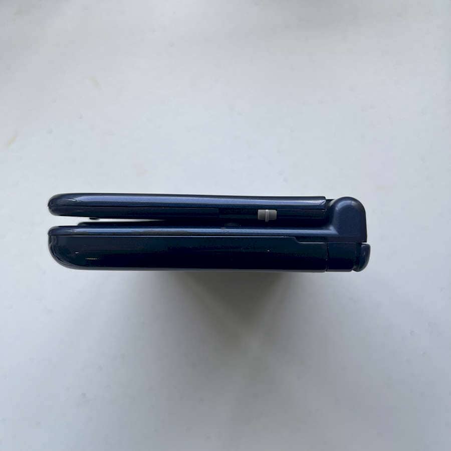 Refurbished blue Nintendo 3DS XL with 128GB preloaded for gaming.