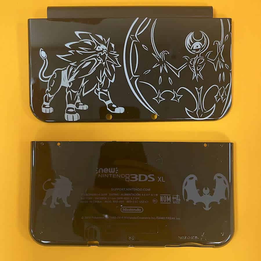 Pokemon Sun & Moon themed 3DS XL shell covers front and back design.